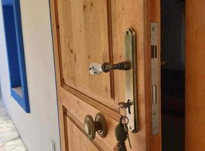 Artolive Farm stay *